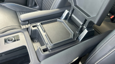 Land Rover Discovery 3.0 D300 S 5dr Auto Diesel Station Wagon